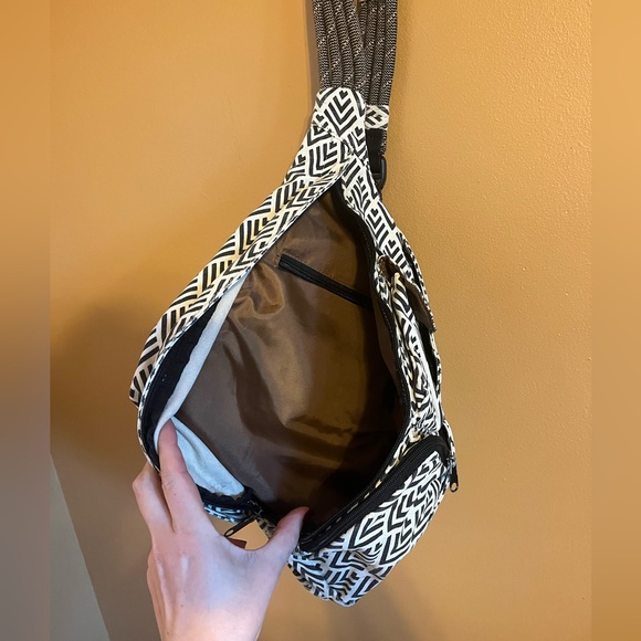 Kavu Rope Sling Shoulder Crossbody Bag - Picture 3 of 4